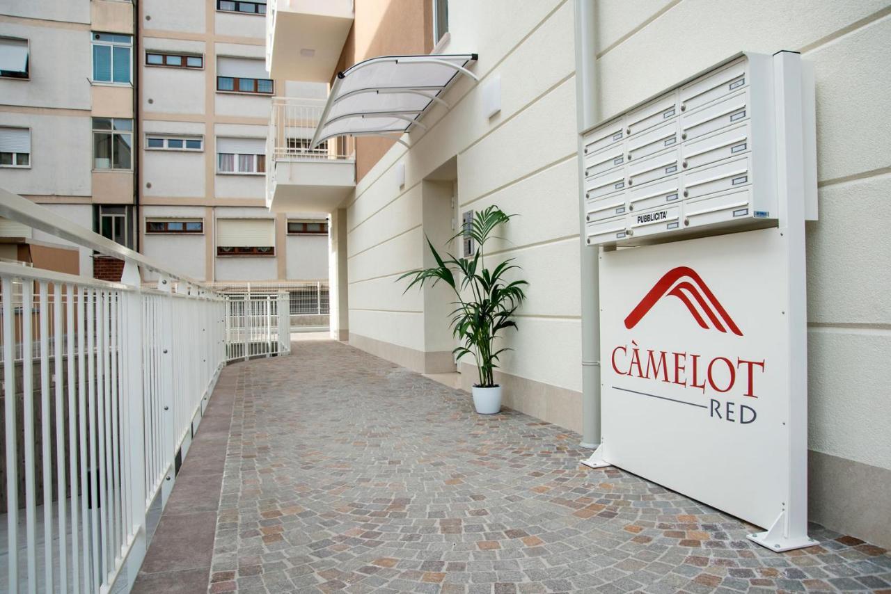 Camelot Red - Appartamenti Верона Экстерьер фото