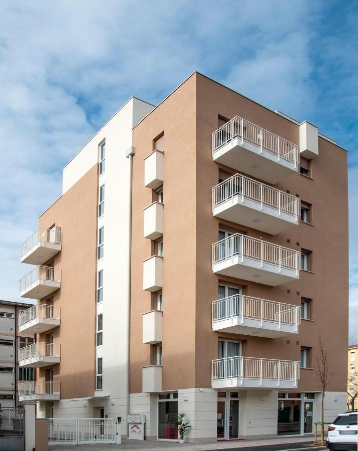 Camelot Red - Appartamenti Верона Экстерьер фото